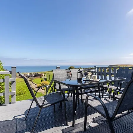 Ammonite - Coastal Retreat With Sea Views * Hinderwell