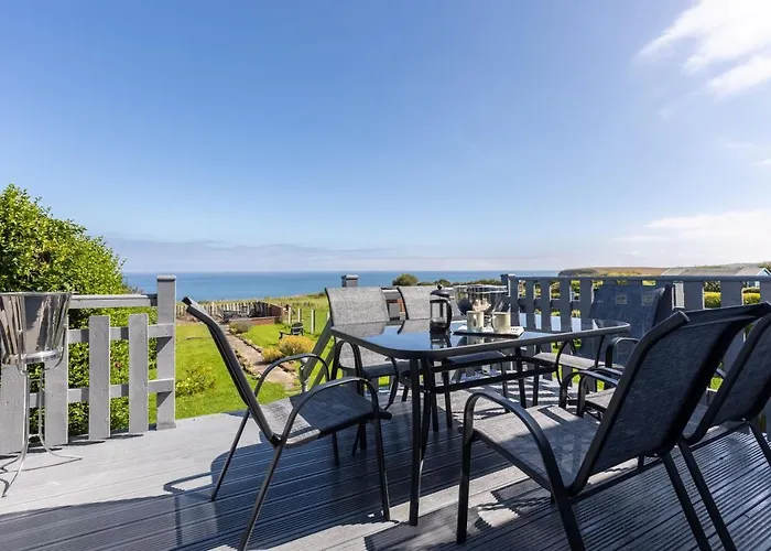 Ammonite - Coastal Retreat With Sea Views * Hinderwell