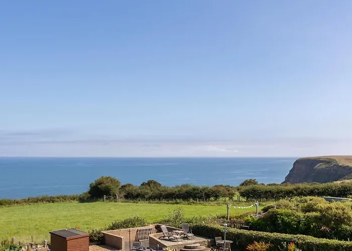 Ammonite - Coastal Retreat With Sea Views Holiday home *